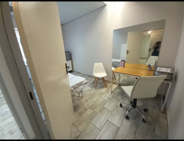 330M² OFFICE TO LET IN BRYANSTON